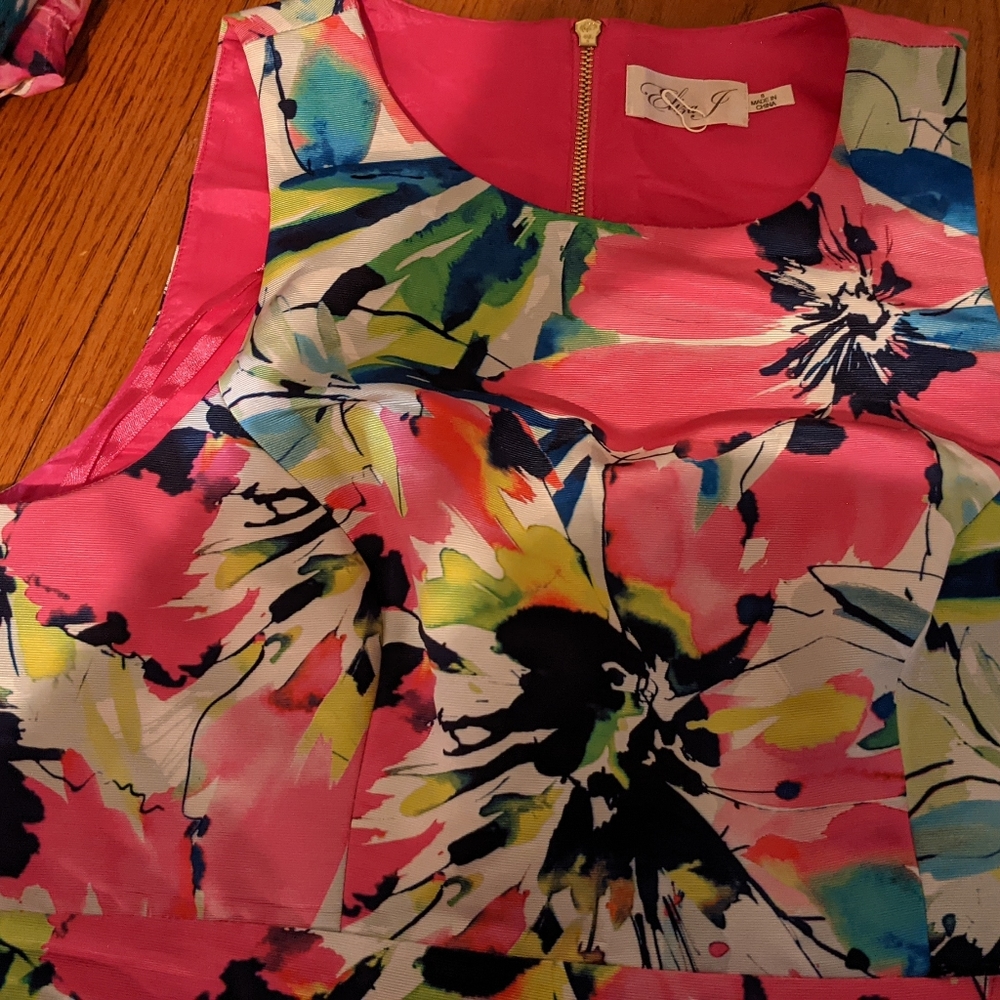Dress - Picture 9 of 11